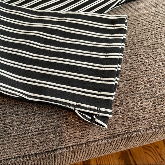 cropped pant with flare leg - Picture 5 of 7